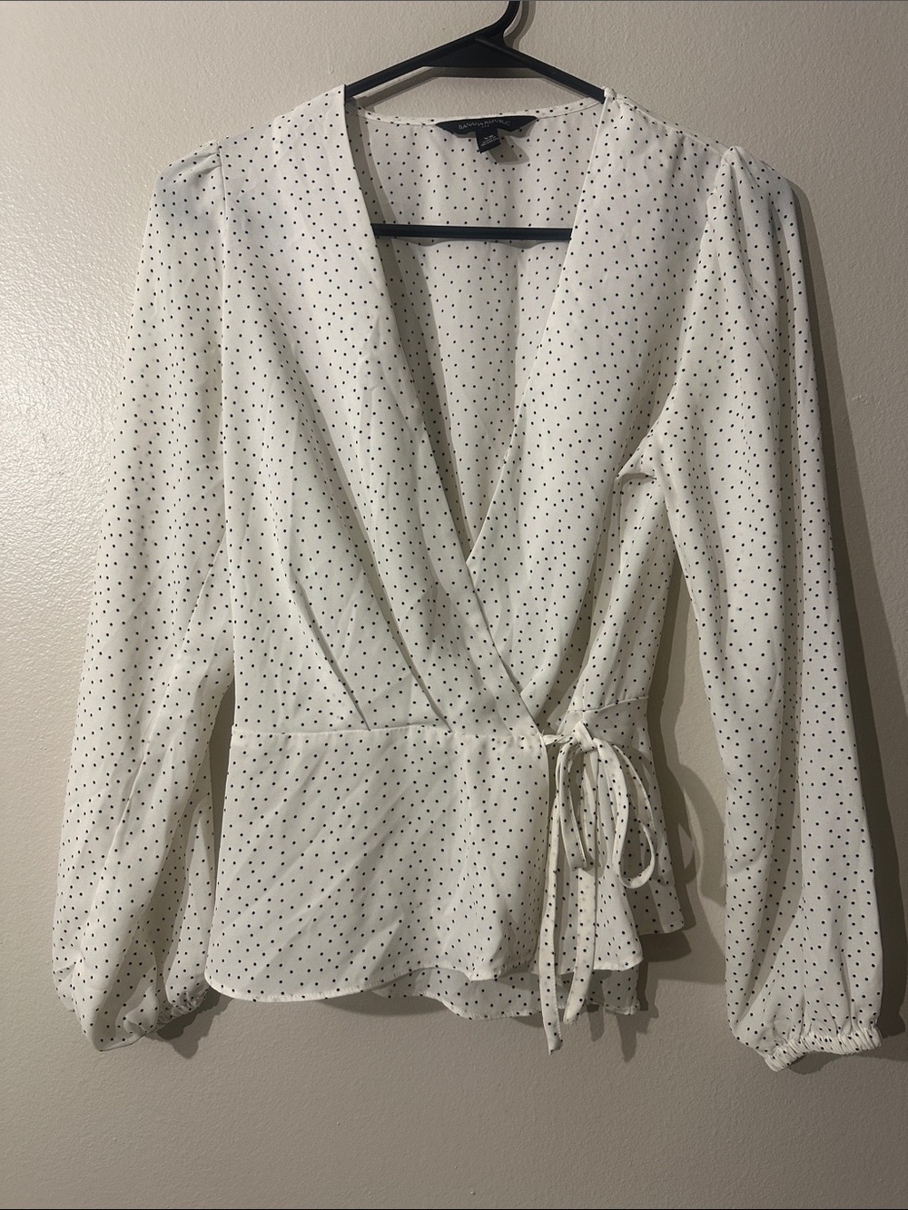 Banana republic White Wrap Blouse with Black Polka Dots Sz XS
